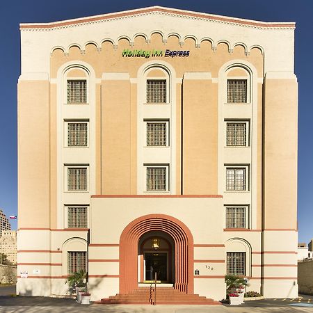 Holiday Inn Express San Antonio North Riverwalk Area By Ihg Zewnętrze zdjęcie